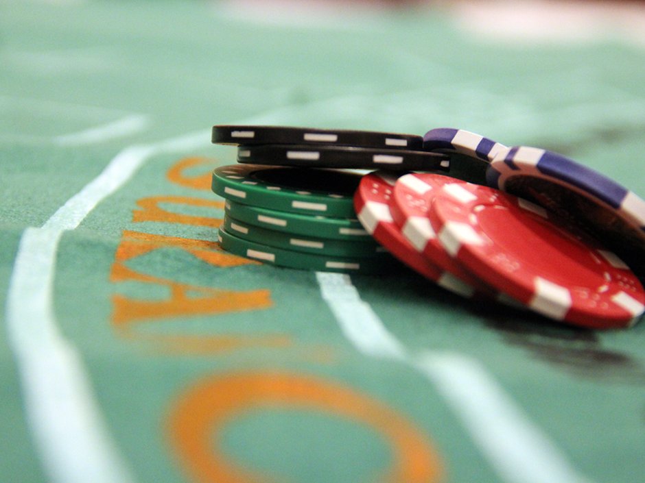 Watch: One Of The Coolest Poker Chip Trick You'll Ever See